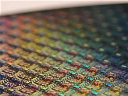 面板驅動IC廠傳砍單 晶圓代工：汽車工業強勁支撐